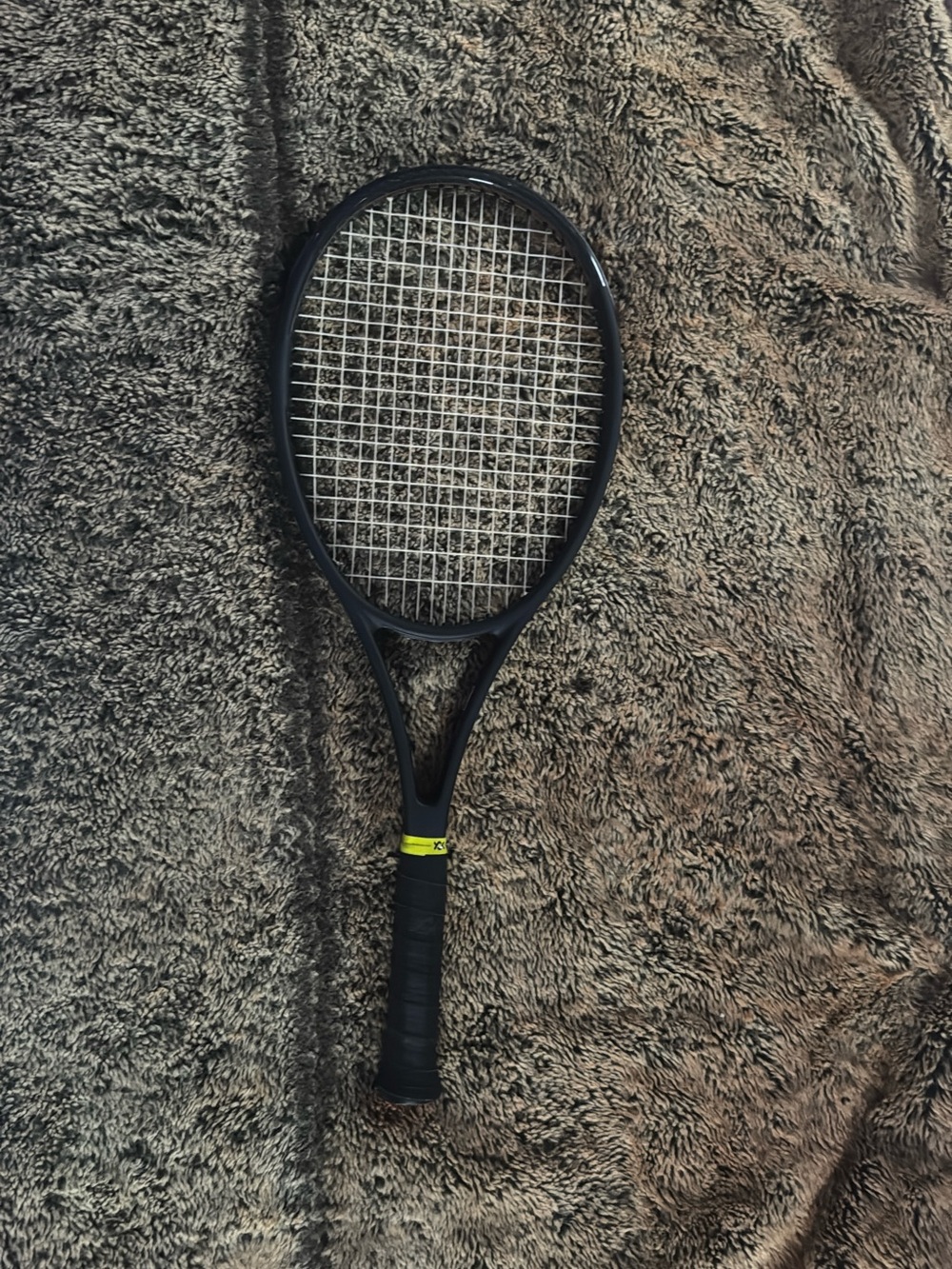 Wilson pro staff
Carbon fiber
New stings
New hand wrap